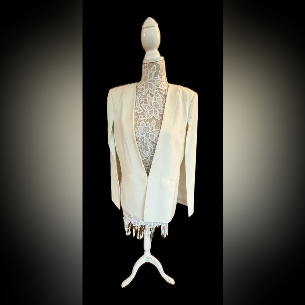 Elegant Cream Women's Blazer